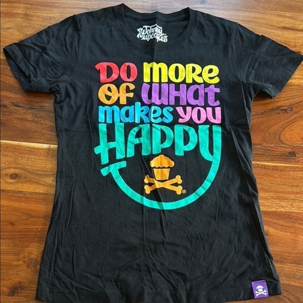 Johnny cupcakes women’s shirt